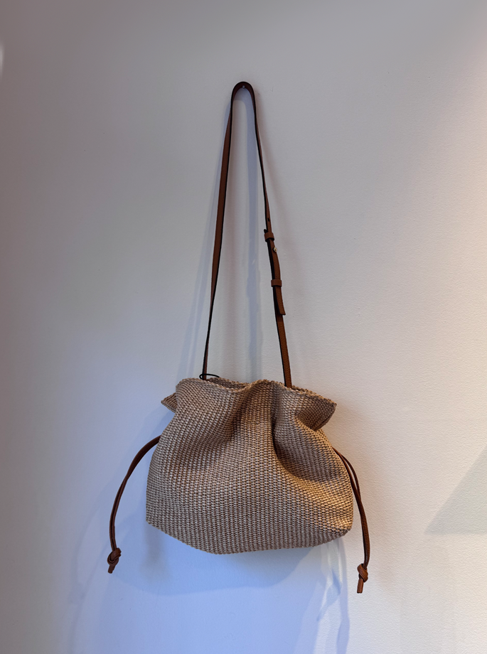 Infinito 2012 - Camilla Taske Raffia Large Brun