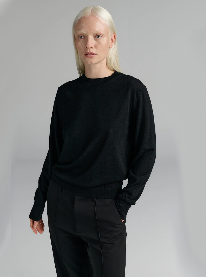 Rhea - 100 Crewneck Sort