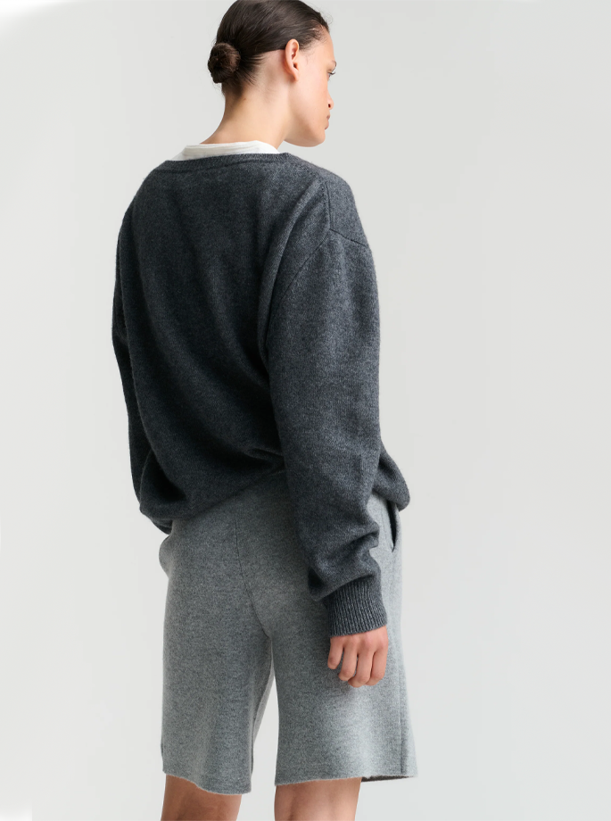 Rhea - 99 V-hals Strik Grå