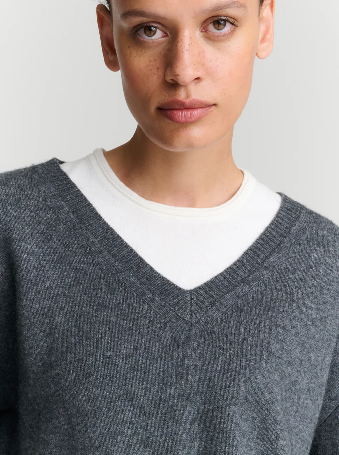 Rhea - 99 V-hals Strik Grå