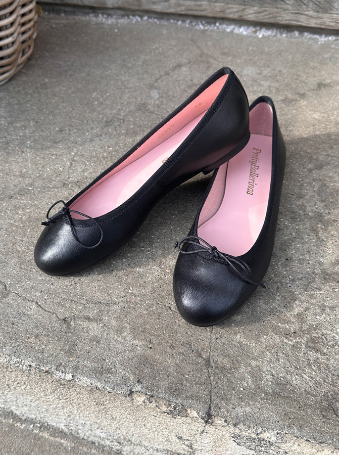 Pretty Ballerinas - Sort skind