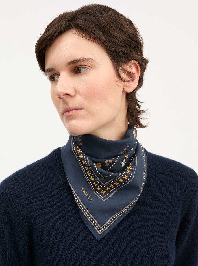 Skall Studio - floral scarf navy