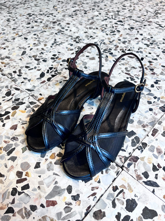 Anonymous - Therese 20 mesh Sort