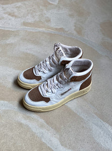 Autry - Mid Woman Sneakers White/Cigar - Organic Fashion - ES Webshop