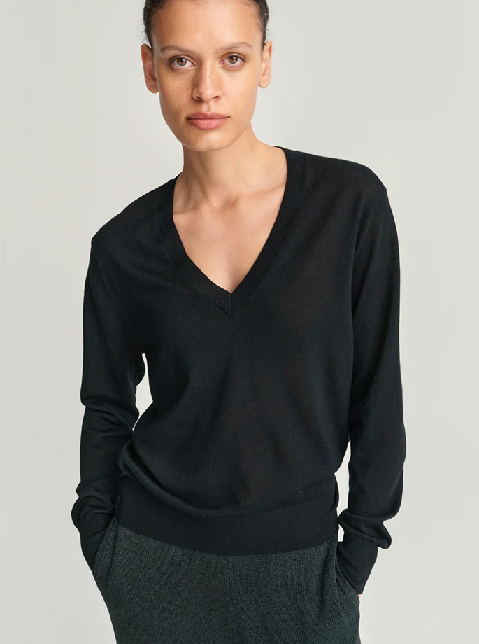 Rhea - V Neck Merino uld sort