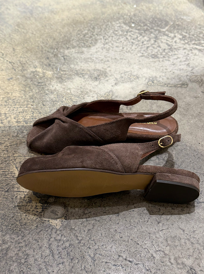 Anonymous - Magda 20 Coffee brown