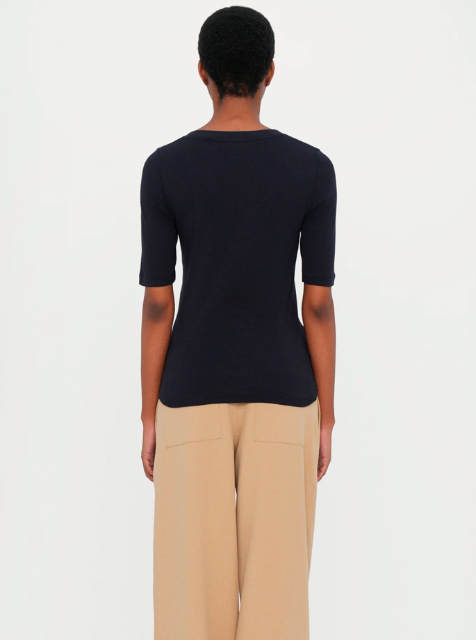 Closed - Wide neck Kortærmet Sort