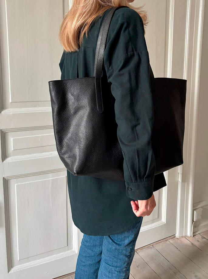 Infinito 2012 - Karin Taske black