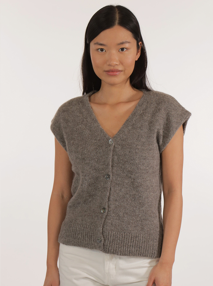 Les Racines Du Ciel - Isabel Sleeveless Cardigan Dark Grey Natural
