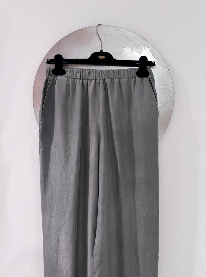 Pomandere - silke bukser i warm grey